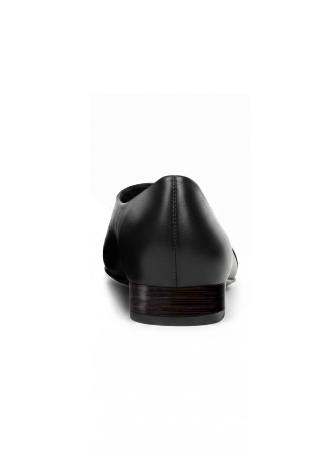 The Pointed Flat in black leather, rear view of the stacked heel