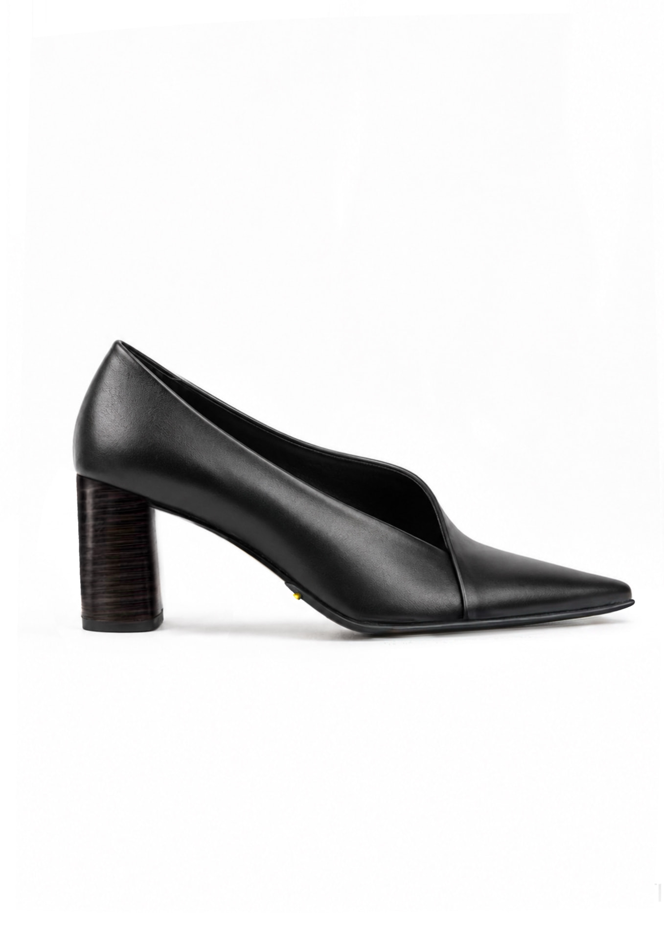 The Signature Heel in black leather, side profile